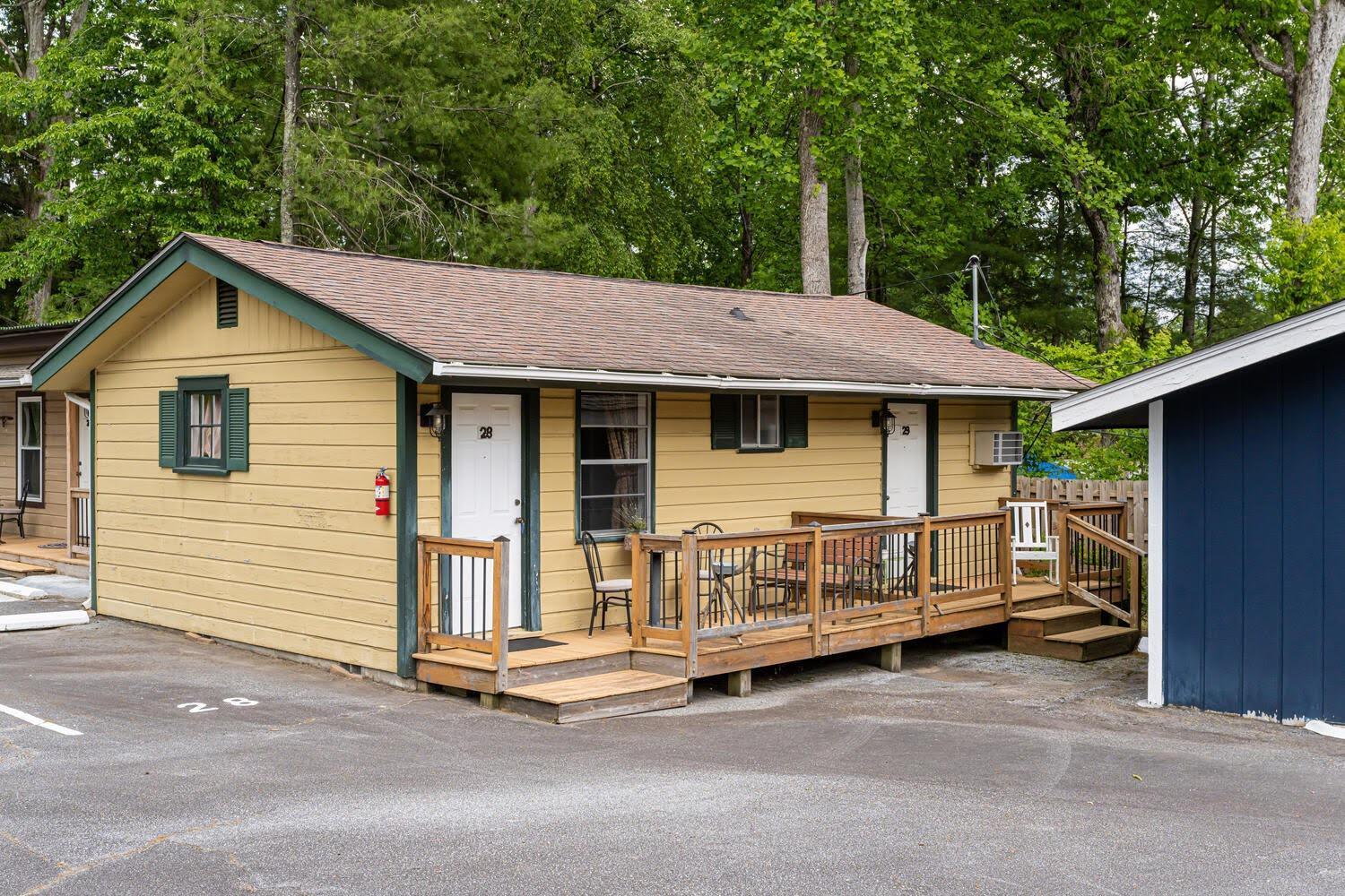 Cedarwood Inn Hendersonville Exterior foto